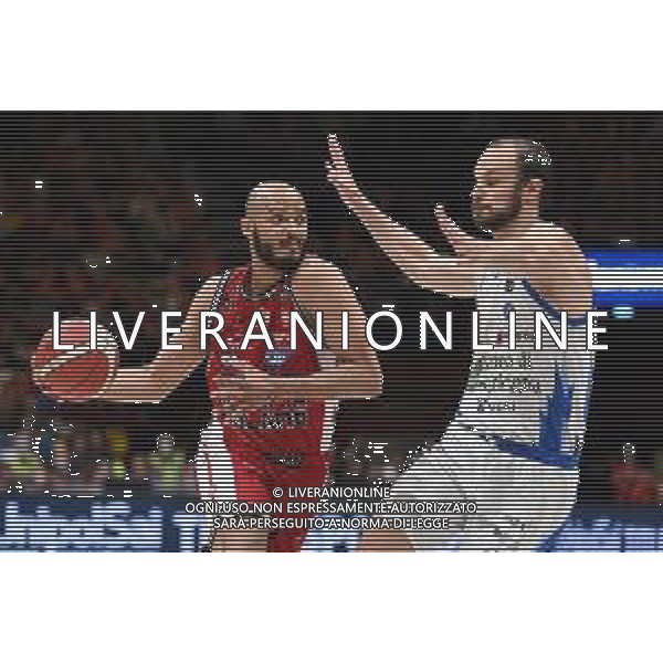 ¬© TVRG Shavon Shields (Olimpia Milano) SX e Miro Bilan (Dinamo Sassari) DX Assago (MI) 30-05-2022 Mediolanum Forum AX Armani Exchange Milano vs Banco di Sardegna Sassari Campionato Serie A UnipolSai gara 2 semifinale playoff foto Roberto Garavaglia/ag. Aldo Liverani sas/AGENZIA ALDO LIVERANI SAS