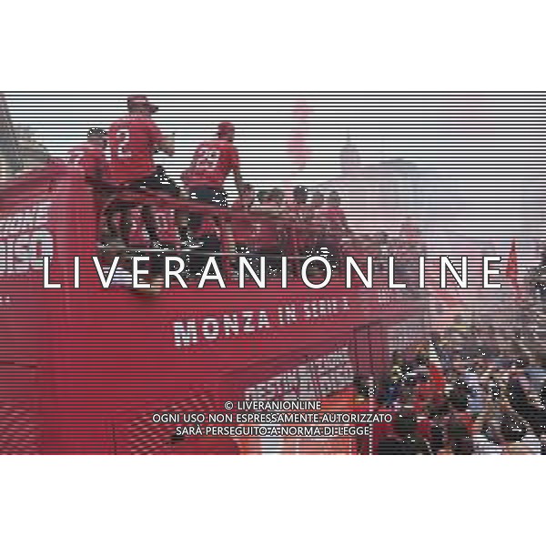¬© TVRG festa promozione Monza Monza 31-05-2022 Giocatori e tifosi festeggiano la promozione del Monza in Serie A foto Roberto Garavaglia/ag. Aldo Liverani sas/AGENZIA ALDO LIVERANI SAS