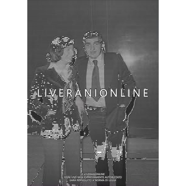 RETROSPETTIVA GINO BRAMIERI COMICO-CABARETTISTA-ATTORE-UMORISTA CONDUTTORE TELEVISIVO NELLA FOTO CESARE BRAMIERI CON AMICA FA VISITA AL PADRE GINO BRAMIERI NELLA COMMEDIA TEATRALE“CIELO MIO MARITO“ NELL\'ANNO 1974 AG ALDO LIVERANI SAS