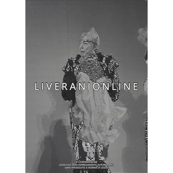 RETROSPETTIVA GINO BRAMIERI COMICO-CABARETTISTA-ATTORE-UMORISTA CONDUTTORE TELEVISIVO NELLA FOTO GINO BRAMIERI NELLA COMMEDIA TEATRALE “PARDON MONSIEUR MONLIERE“NELL\'ANNO 1983 AG ALDO LIVERANI SAS