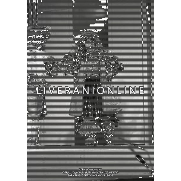 RETROSPETTIVA GINO BRAMIERI COMICO-CABARETTISTA-ATTORE-UMORISTA CONDUTTORE TELEVISIVO NELLA FOTO GINO BRAMIERI NELLA COMMEDIA TEATRALE “PARDON MONSIEUR MONLIERE“NELL\'ANNO 1983 AG ALDO LIVERANI SAS
