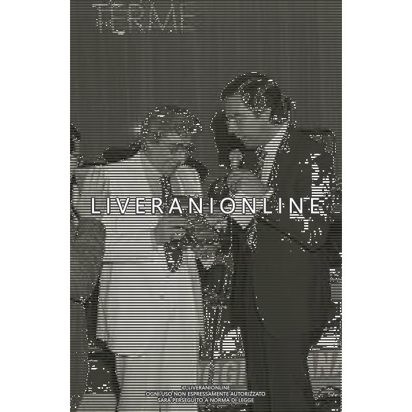 RETROSPETTIVA GINO BRAMIERI COMICO-CABARETTISTA-ATTORE-UMORISTA CONDUTTORE TELEVISIVO NELLA FOTO GINO BRAMIERI CON DANIELE PIOMBI A SALSOMAGGIORE AL PREMIO REGIA TELEVISIVA NELL\'ANNO 1979 AG ALDO LIVERANI SAS