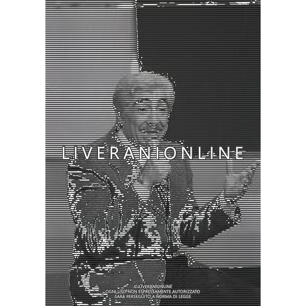 RETROSPETTIVA GINO BRAMIERI COMICO-CABARETTISTA-ATTORE-UMORISTA CONDUTTORE TELEVISIVO NELLA FOTO GINO BRAMIERI A MILANO NELL\'ANNO 1978 AG ALDO LIVERANI SAS  