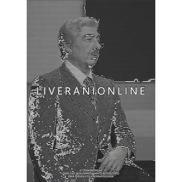 RETROSPETTIVA GINO BRAMIERI COMICO-CABARETTISTA-ATTORE-UMORISTA CONDUTTORE TELEVISIVO NELLA FOTO GINO BRAMIERI A MILANO NELL\'ANNO 1978 AG ALDO LIVERANI SAS  
