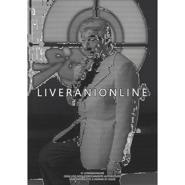 RETROSPETTIVA GINO BRAMIERI COMICO-CABARETTISTA-ATTORE-UMORISTA CONDUTTORE TELEVISIVO NELLA FOTO GINO BRAMIERI A MILANO NELL\'ANNO 1978 AG ALDO LIVERANI SAS  