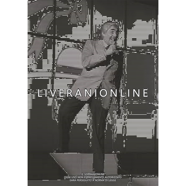 RETROSPETTIVA GINO BRAMIERI COMICO-CABARETTISTA-ATTORE-UMORISTA CONDUTTORE TELEVISIVO NELLA FOTO GINO BRAMIERI A MILANO NELL\'ANNO 1978 AG ALDO LIVERANI SAS  