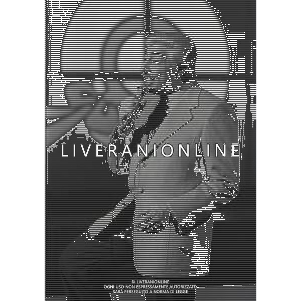 RETROSPETTIVA GINO BRAMIERI COMICO-CABARETTISTA-ATTORE-UMORISTA CONDUTTORE TELEVISIVO NELLA FOTO GINO BRAMIERI A MILANO NELL\'ANNO 1978 AG ALDO LIVERANI SAS  
