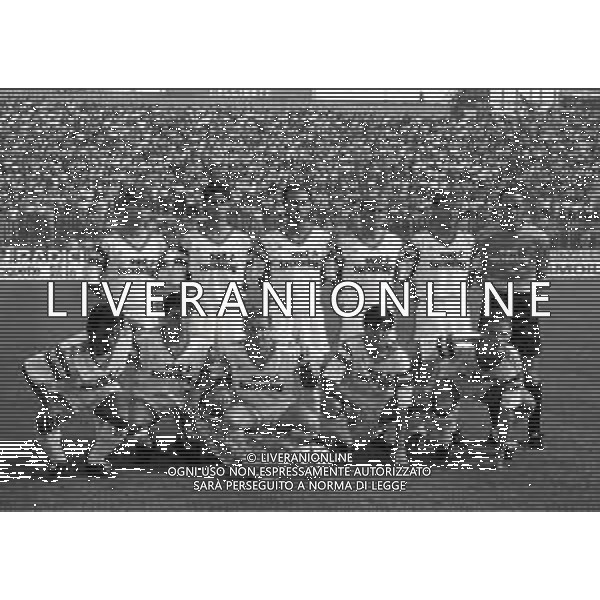1990-1991 FORMAZIONE BARI CALCIO NELLA FOTO LA FORMAZIONE DEL BARI CALCIO 1990-1991 DA SIN IN PIEDI FLORIN RADUCIOIU-GIACOMO DI CARA-ANGLO DERUGGIERO-ANGELO COLOMBO-MASSIMO CARRERA E GIULIO DRAGO DA SIN SEDUTI JOAO PAULO-PITRO MAIELLARO-ANGELO TERRACENERE-ENRICO CUCCHI-MASSIMO BRAMBATI AG ALDO LIVERANI SAS