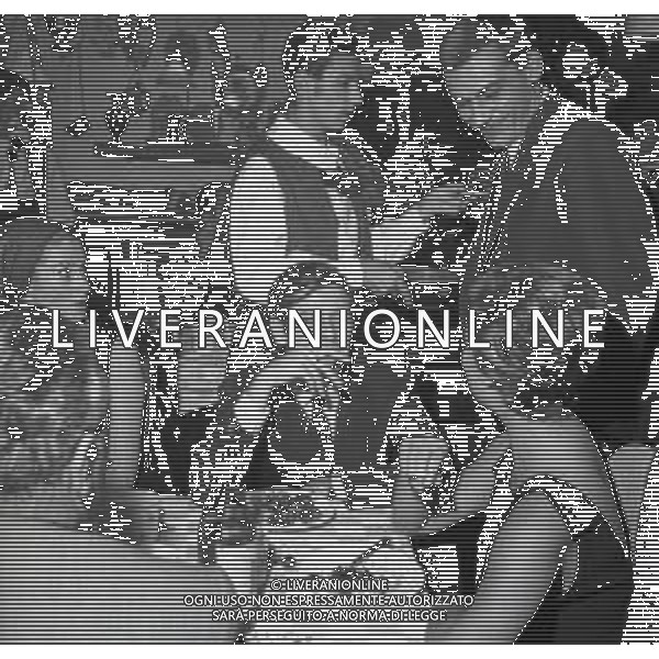 RETROSPETTIVA CARLA GRAVINA ATTRICE NELLA FOTO CARLA GRAVINA CON MARISA DEL FRATE-ILARIA OCCHINI E GIAN MARIA VOLONTE\' A MILANO IL 01-10-1963 AG ALDO LIVERANI SAS