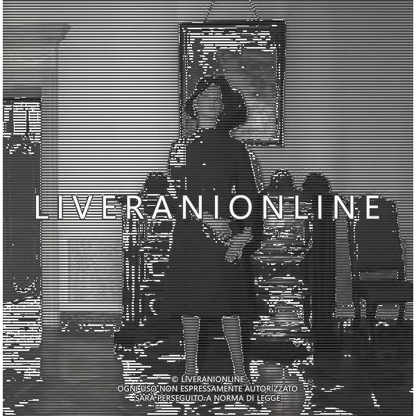 RETROSPETTIVA CARLA GRAVINA ATTRICE NELLA FOTO CARLA GRAVINA DAL SARTO GIANNI BALDINI A MILANO IL 15-12-1964 AG ALDO LIVERANI SAS