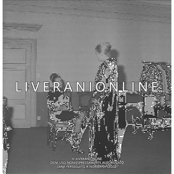 RETROSPETTIVA CARLA GRAVINA ATTRICE NELLA FOTO CARLA GRAVINA DAL SARTO GIANNI BALDINI A MILANO IL 15-12-1964 AG ALDO LIVERANI SAS