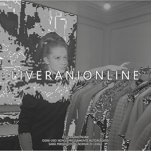 RETROSPETTIVA CARLA GRAVINA ATTRICE NELLA FOTO CARLA GRAVINA DAL SARTO GIANNI BALDINI A MILANO IL 15-12-1964 AG ALDO LIVERANI SAS