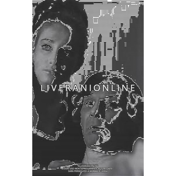 RETROSPETTIVA CARLA GRAVINA ATTRICE NELLA FOTO CARLA GRAVINA IN TEATRO NELL\'ANNO 1963 A MILANO AG ALDO LIVERANI SAS