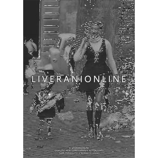 RETROSPETTIVA CARLA GRAVINA ATTRICE NELLA FOTO CARLA GRAVINA NELL\'ANNO 1966 A ROMA AG ALDO LIVERANI SAS