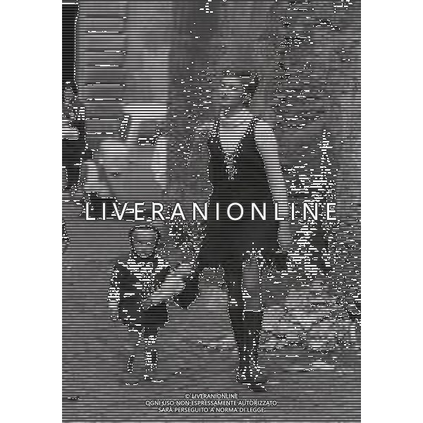 RETROSPETTIVA CARLA GRAVINA ATTRICE NELLA FOTO CARLA GRAVINA NELL\'ANNO 1966 A ROMA AG ALDO LIVERANI SAS