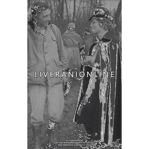 RETROSPETTIVA CARLA GRAVINA ATTRICE NELLA FOTO CARLA GRAVINA CON SILVANO TRANQUILLI NELL\'ANNO 1969 A VIGEVANO SET DEL FILM“LA DONNA INVISIBILE“ AG ALDO LIVERANI SAS 