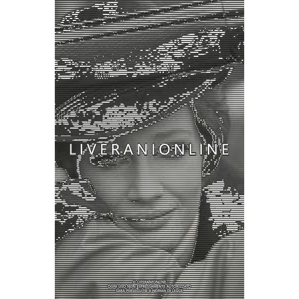 RETROSPETTIVA CARLA GRAVINA ATTRICE NELLA FOTO CARLA GRAVINA NELL\'ANNO 1969 A VIGEVANO SET DEL FILM“LA DONNA INVISIBILE“ AG ALDO LIVERANI SAS 