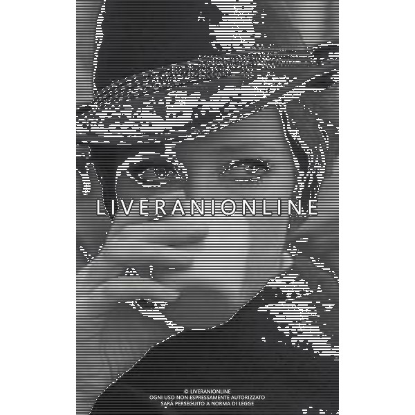 RETROSPETTIVA CARLA GRAVINA ATTRICE NELLA FOTO CARLA GRAVINA NELL\'ANNO 1969 A VIGEVANO SET DEL FILM“LA DONNA INVISIBILE“ AG ALDO LIVERANI SAS 