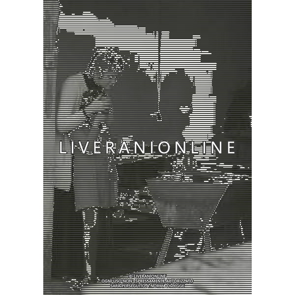 RETROSPETTIVA CARLA GRAVINA ATTRICE NELLA FOTO CARLA GRAVINA NELL\'ANNO 1970 A ROMA AG ALDO LIVERANI SAS 