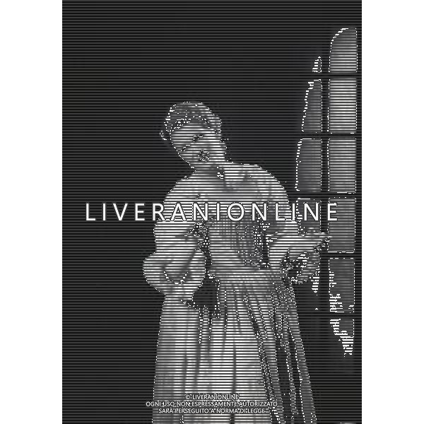 RETROSPETTIVA CARLA GRAVINA ATTRICE NELLA FOTO CARLA GRAVINA IN TEATRO NELL\'ANNO 1979 AG ALDO LIVERANI SAS