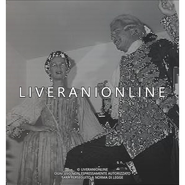 RETROSPETTIVA CARLA GRAVINA ATTRICE NELLA FOTO CARLA GRAVINA CON GABRIELE FERZETTI IN TEATRO NELL\'ANNO 1979 AG ALDO LIVERANI SAS