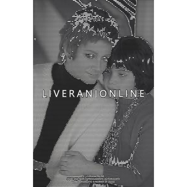 RETROSPETTIVA CARLA GRAVINA ATTRICE NELLA FOTO CARLA GRAVINA NELL\'ANNO 1970 A ROMA CON LA FIGLIA GIOVANNA AG ALDO LIVERANI SAS  