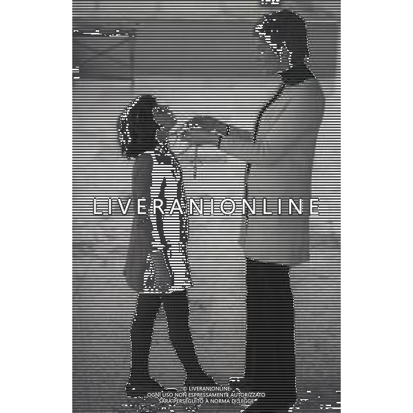 RETROSPETTIVA CARLA GRAVINA ATTRICE NELLA FOTO CARLA GRAVINA NELL\'ANNO 1970 A ROMA CON LA FIGLIA GIOVANNA AG ALDO LIVERANI SAS  