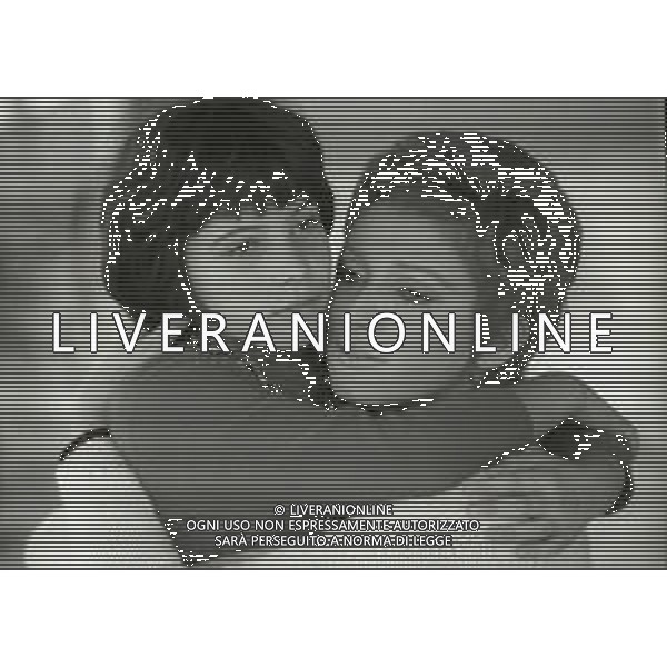 RETROSPETTIVA CARLA GRAVINA ATTRICE NELLA FOTO CARLA GRAVINA NELL\'ANNO 1970 A ROMA CON LA FIGLIA GIOVANNA AG ALDO LIVERANI SAS  