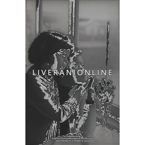RETROSPETTIVA CARLA GRAVINA ATTRICE NELLA FOTO CARLA GRAVINA NELL\'ANNO 1970 A ROMA CON LA FIGLIA GIOVANNA AG ALDO LIVERANI SAS 