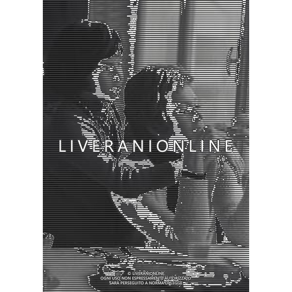 RETROSPETTIVA CARLA GRAVINA ATTRICE NELLA FOTO CARLA GRAVINA NELL\'ANNO 1970 A ROMA CON LA FIGLIA GIOVANNA AG ALDO LIVERANI SAS 
