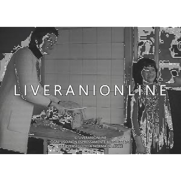 RETROSPETTIVA CARLA GRAVINA ATTRICE NELLA FOTO CARLA GRAVINA NELL\'ANNO 1970 A ROMA CON LA FIGLIA GIOVANNA AG ALDO LIVERANI SAS 