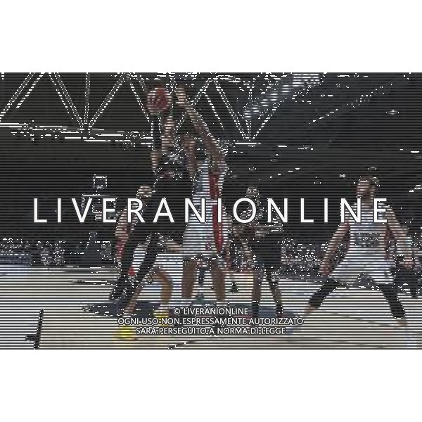 Daniel Hackett (Segafredo Virtus Bologna) (L) thwarted by Kyle Hines (Armani Exchange Milano) - Virtus Segafredo Bologna vs AX Armani Exchange Milano - Campionato Basket Serie A Play off Gara 1 scudetto 08.06.2022 ©Michele Nucci/LMedia /AGENZIA ALDO LIVERANI SAS
