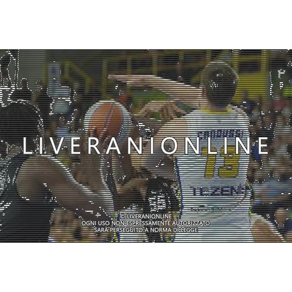 Roberto Tommasini/LMedia - Playoff finals - 3rd match - Tezenis Verona VS APU Udine - Italian Basketball Serie A2 Men Championship 2021/2022 June 10 2022 - AGSM Forum Verona, Italy Playoff finals - 3rd match - Tezenis Verona VS APU Udine Photo showing: Trevor Lacey - APU Old Wild West Udine @Roberto Tommasini/LiveMedia /AGENZIA ALDO LIVERANI SAS