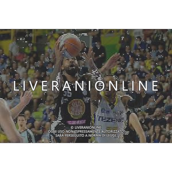 Roberto Tommasini/LMedia - Playoff finals - 3rd match - Tezenis Verona VS APU Udine - Italian Basketball Serie A2 Men Championship 2021/2022 June 10 2022 - AGSM Forum Verona, Italy Playoff finals - 3rd match - Tezenis Verona VS APU Udine Photo showing: Trevor Lacey - APU Old Wild West Udine and Karvel Anderson - Scaligera Basket Tezenis Verona @Roberto Tommasini/LiveMedia /AGENZIA ALDO LIVERANI SAS