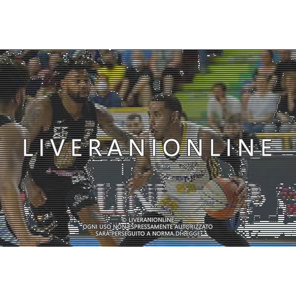 Roberto Tommasini/LMedia - Playoff finals - 3rd match - Tezenis Verona VS APU Udine - Italian Basketball Serie A2 Men Championship 2021/2022 June 10 2022 - AGSM Forum Verona, Italy Playoff finals - 3rd match - Tezenis Verona VS APU Udine Photo showing: Karvel Anderson - Scaligera Basket Tezenis Verona @Roberto Tommasini/LiveMedia /AGENZIA ALDO LIVERANI SAS
