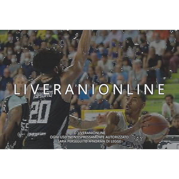 Roberto Tommasini/LMedia - Playoff finals - 3rd match - Tezenis Verona VS APU Udine - Italian Basketball Serie A2 Men Championship 2021/2022 June 10 2022 - AGSM Forum Verona, Italy Playoff finals - 3rd match - Tezenis Verona VS APU Udine Photo showing: Karvel Anderson - Scaligera Basket Tezenis Verona @Roberto Tommasini/LiveMedia /AGENZIA ALDO LIVERANI SAS