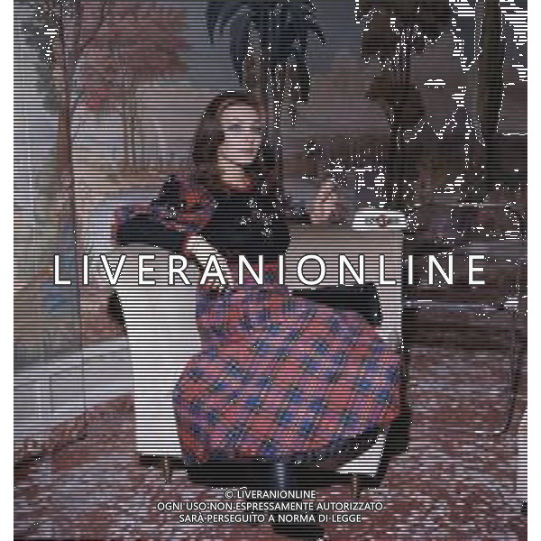 COL-RETROSPETTIVA MARIA ROSARIA OMAGGIO ATTRICE NELLA FOTO A TERRAZZA MARTINI A MILANO NEL 1975 AG ALDO LIVERANI SAS