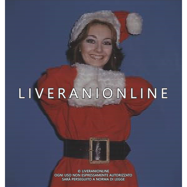 RETROSPETTIVA MARIA ROSARIA OMAGGIO ATTRICE NELLA FOTO VESTITA DA BABBO NATALE AG ALDO LIVERANI SAS