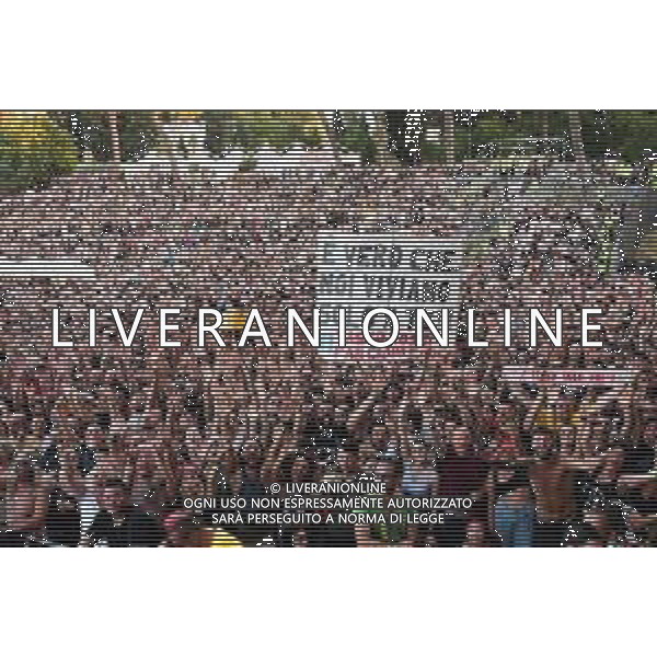 Ag. Aldo Liverani s.a.s./Massimo Landucci Roma 11/06/2022 Concerto Vasco Live Roma 2022 - Vasco Rossi in Concerto al Circo Massimo a Roma 11/06/2022 Nella foto i suoi Fans e il pubblico con gli striscioni ©Landucci Massimo/AGENZIA ALDO LIVERANI SAS