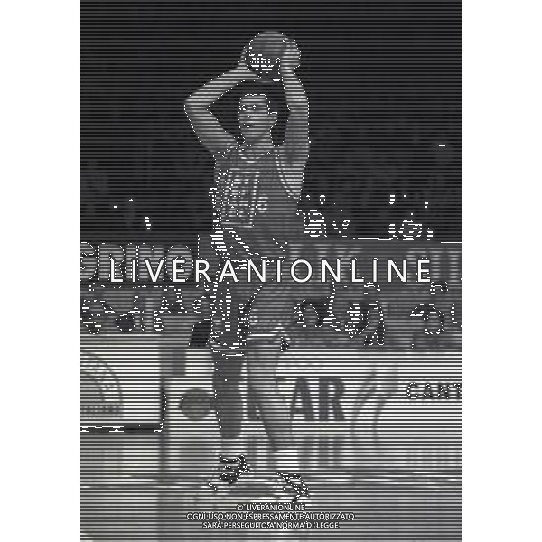 1993-1994 CANTU\' CAMPIONATO DI BASKET SERIE A 1 CLEAR CANTU\'-STEFANEL MILANO NELLA FOTO CLAUDIO PILUTTI AG ALDO LIVERANI SAS