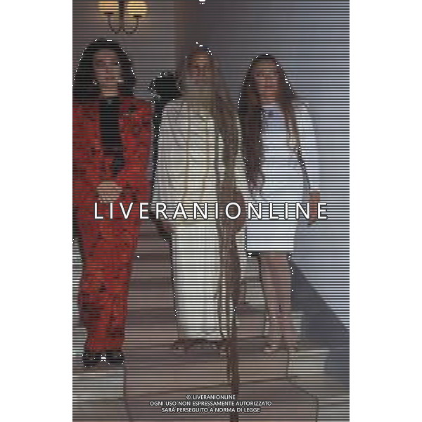 RETROSPETTIVA MARIA ROSARIA OMAGGIO ATTRICE NELLA FOTO CON L\'ASTROLOGA SIRIO NELL\'ANNO 1990 AG ALDO LIVERANI SAS
