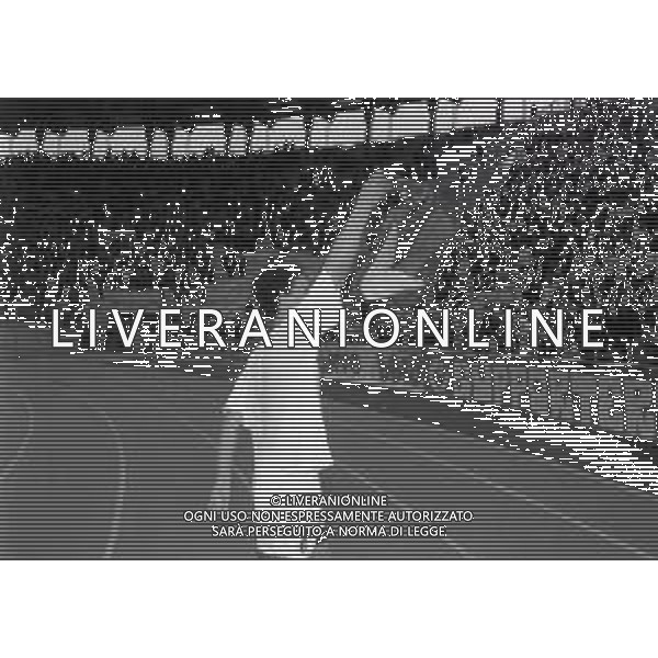30-04-1995 BOLOGNA CAMPIONATO DI SERIE C BOLOGNA-LEFFE 1-0 NELLA FOTO ANDREA TAROZZI A FINE GARA FESTEGGIA DAVANTI AI TIFOSI AG ALDO LIVERANI SAS