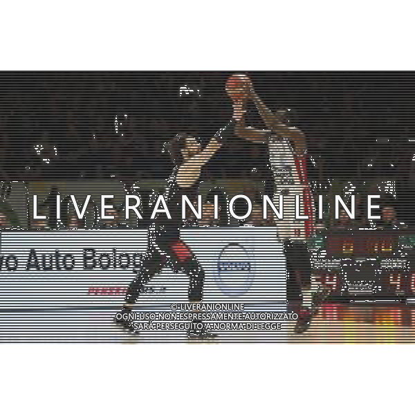 Tornike Shengelia (Segafredo Virtus Bologna) (L) thwarted by Jerian Grant (Armani Exchange Milano) - Virtus Segafredo Bologna vs AX Armani Exchange Milano Game 5 Finale Italian Basketball A Serie Championship 16.06.2022 ©Michele Nucci/LMedia/AGENZIA ALDO LIVERANI SAS