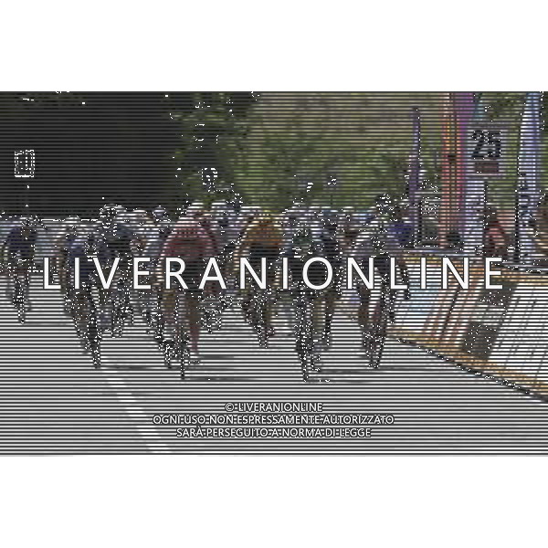 17-06-2022 La Route D\'occitanie; Tappa 02 Belmont Sur Rance - Roquefort Sur Soulzon; 2022, Kern Pharma; 2022, Ef Education - Easypost; 2022, Totalenergie; Adria Oliveras, Roger; Valgreen Andersen, Michael; Simon, Julien; Roquefort Sur Soulzon; ©SIROTTI/AGENZIA ALDO LIVERANI SAS