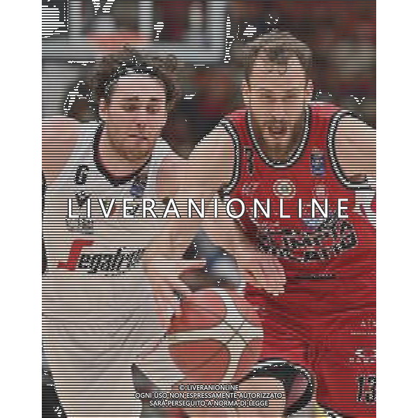 © TVRG Alessandro Pajola (Virtus Bologna) SX e Sergio Rodriguez (Olimpia Milano) DX Assago (MI) 18-06-2022 Mediolanum Forum AX Armani Exchange Milano vs Virtus Segafredo Bologna Campionato Serie A UnipolSai gara 6 finale playoff foto Roberto Garavaglia/ag. Aldo Liverani sas/AGENZIA ALDO LIVERANI SAS