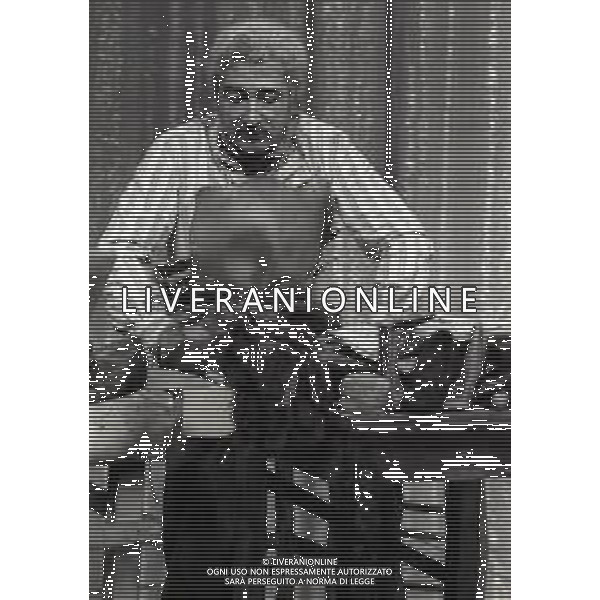 1984 MILANO TRASMISSIONE TELEVISIVA “ IL TRAPPOLONE“ NELL\'ANNO 1984 NELLA FOTO RENZO MONTAGNANI AG ALDO LIVERANI SAS