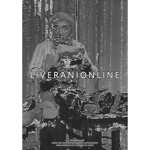 1984 MILANO TRASMISSIONE TELEVISIVA “ IL TRAPPOLONE“ NELL\'ANNO 1984 NELLA FOTO RENZO MONTAGNANI AG ALDO LIVERANI SAS