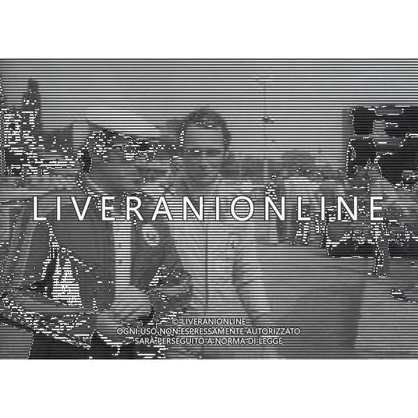 RETROSPETTIVA NIKI LAUDA PILOTA F1 NELLA FOTO NIKI LAUDA NELL\'ANNO 1975 A MONZA CON VITTORIO BRAMBILLA AG ALDO LIVERANI SAS