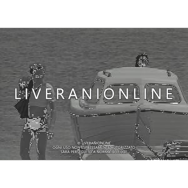 RETROSPETTIVA NIKI LAUDA PILOTA F1 NELLA FOTO NIKI LAUDA NELL\'ANNO 1975 IN SARDEGNA AG ALDO LIVERANI SAS 