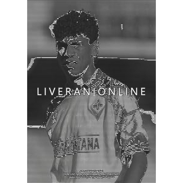 RETROSPETTIVA MARCIO ROBERTO DOS SANTOS CALCIATORE NELLA FOTO MARCIO ROBERTO DOS SANTOS CON LA MAGLIA DELLA FIORENTINA CALCIO NELL\'ANNO 1994-1995 AG ALDO LIVERANI SAS